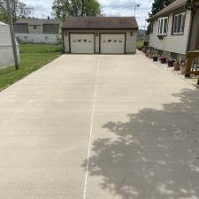 Driveway-Cleaning-in-Maumee-Ohio 1