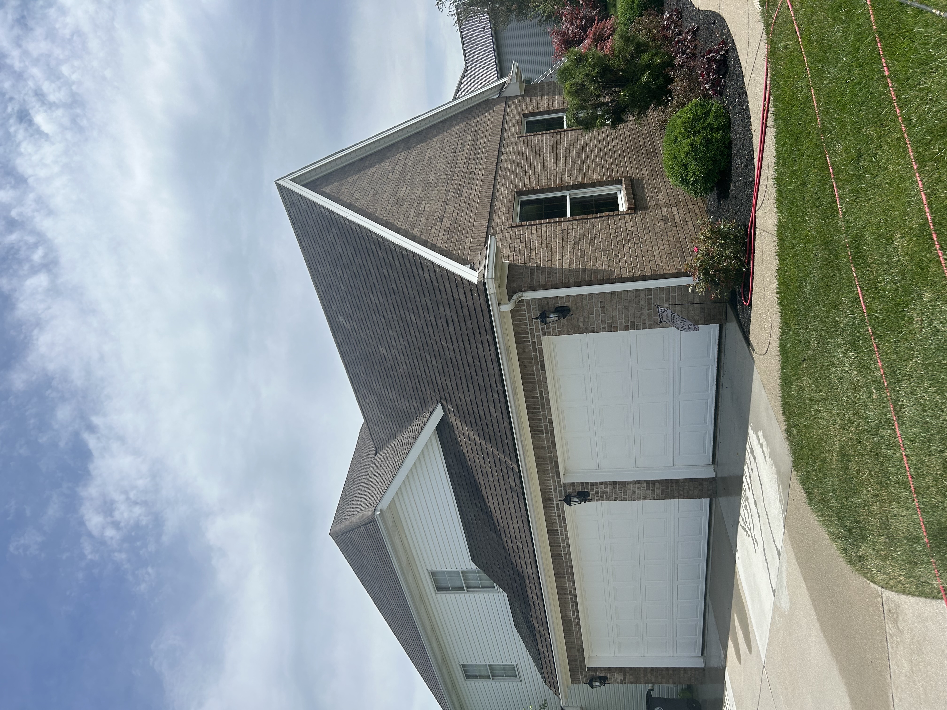 Roof Cleaning in Perrysburg Ohio (1)