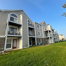 Soft-Washing-apartment-buildings-in-Perrysburg-Ohio 0