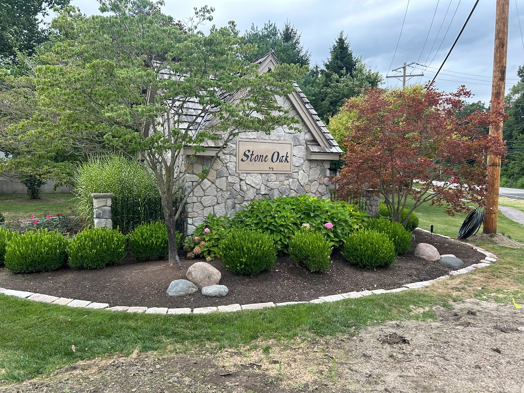 Stone Oak  Concrete Wall Holland Ohio